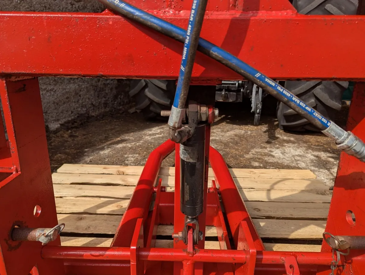 Fox's double bale transporter (no vat) - Image 3