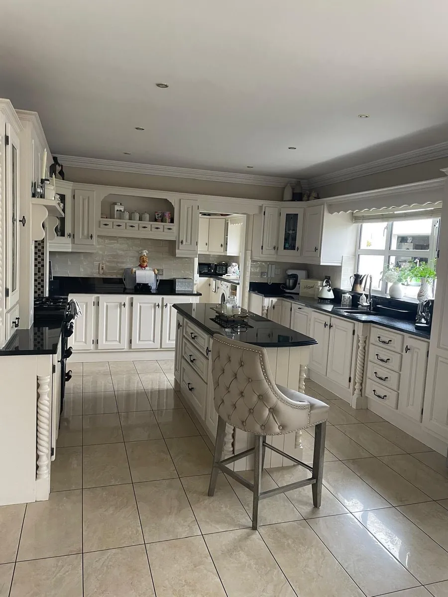 Kitchen - Image 2