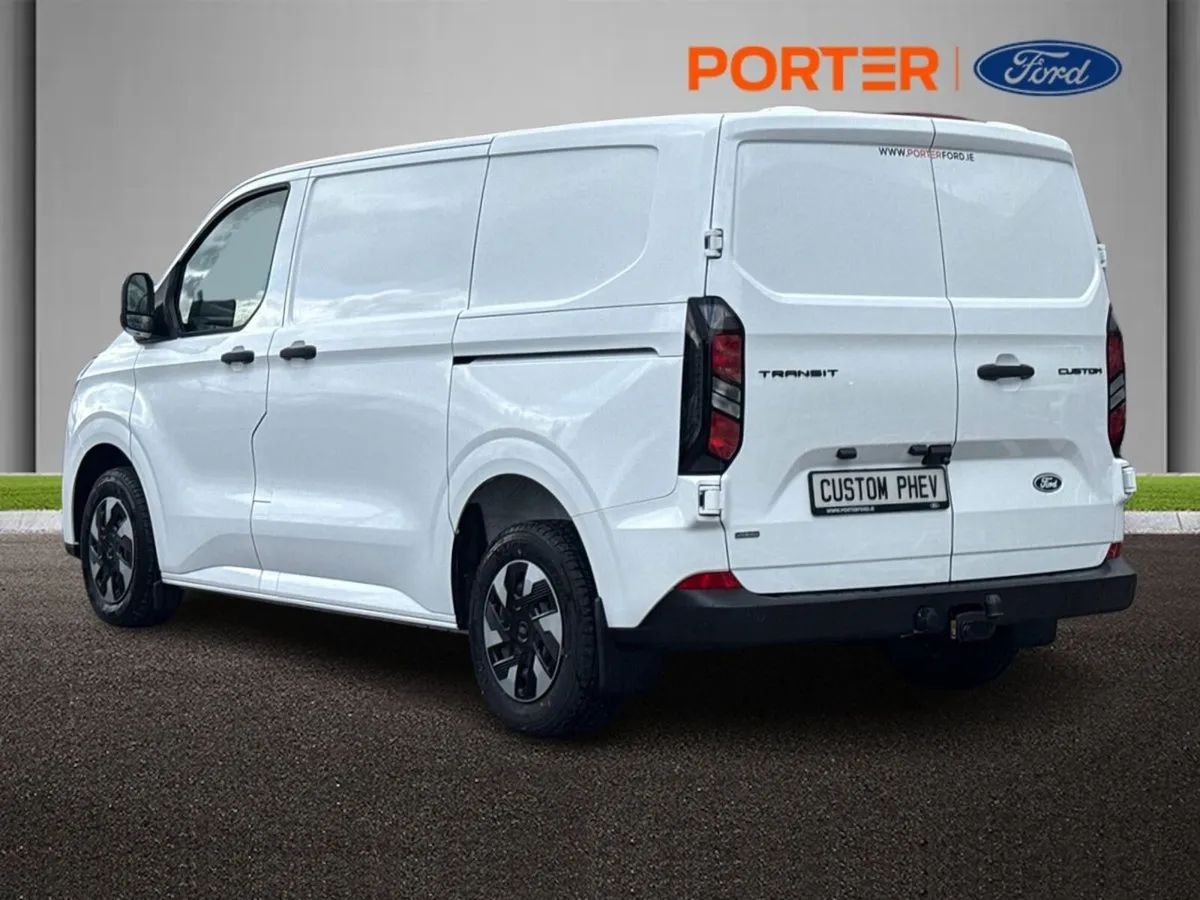 Ford Transit Custom *PHEV* *AUTO* *TREND* L1 2.5 2 - Image 3