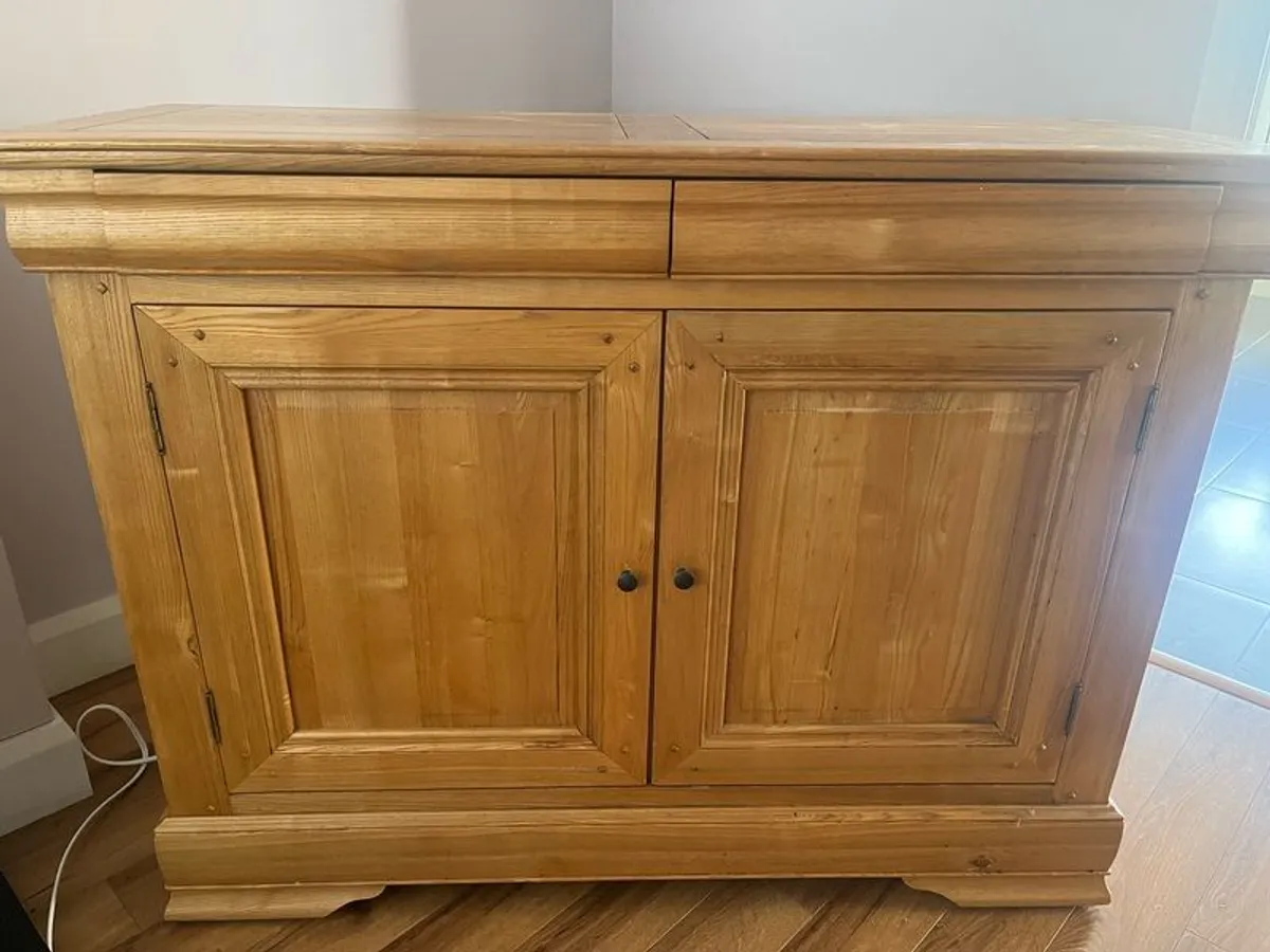 Oak sideboard - Image 1