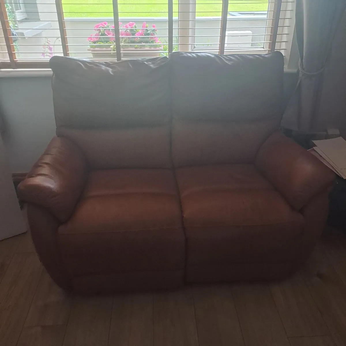 2 seater electric recliner - Image 4