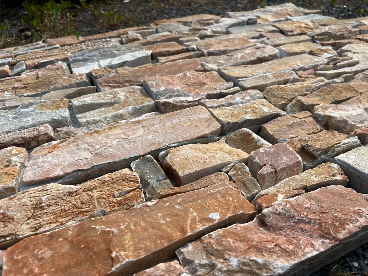 Yellow quartz natural stone wall cladding - Image 2
