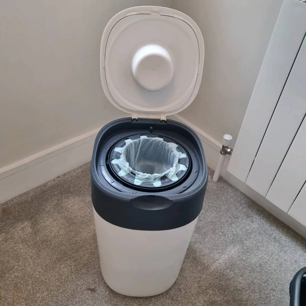 Uppababy vista v2, shnuggle bath, nappy bin - Image 3