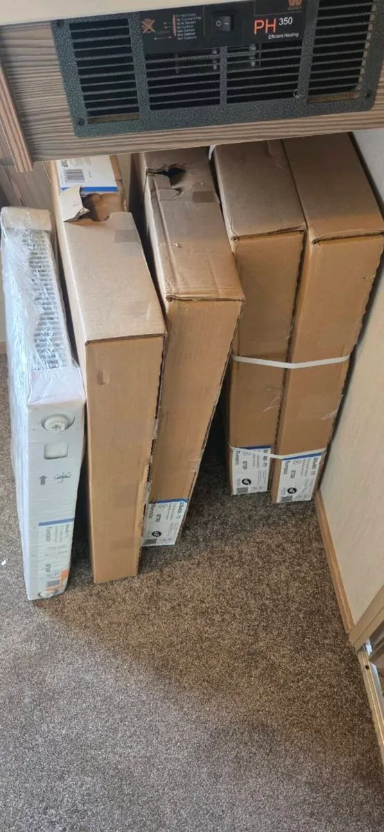 5x Flomasta 600mm x 400mm Steel Panel Radiators - Image 2
