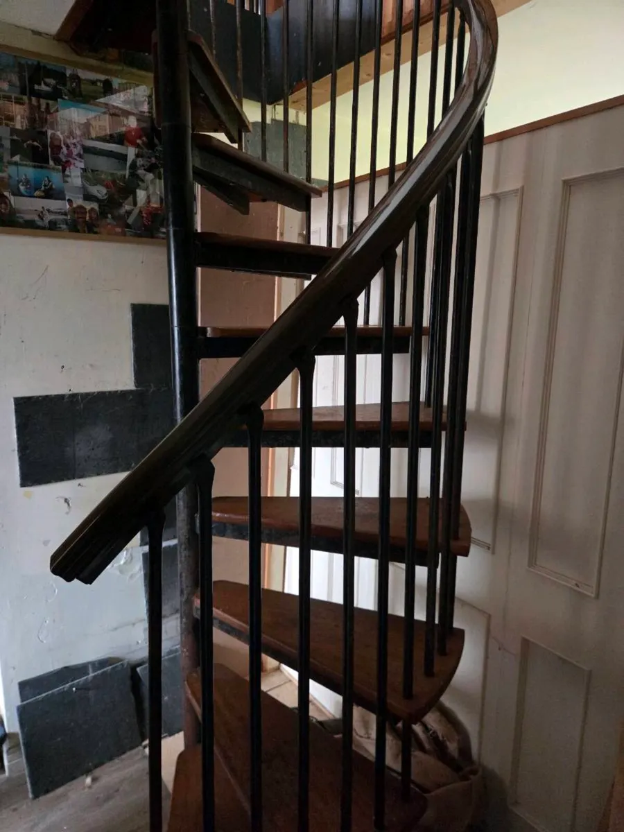 Spiral staircase - Image 3