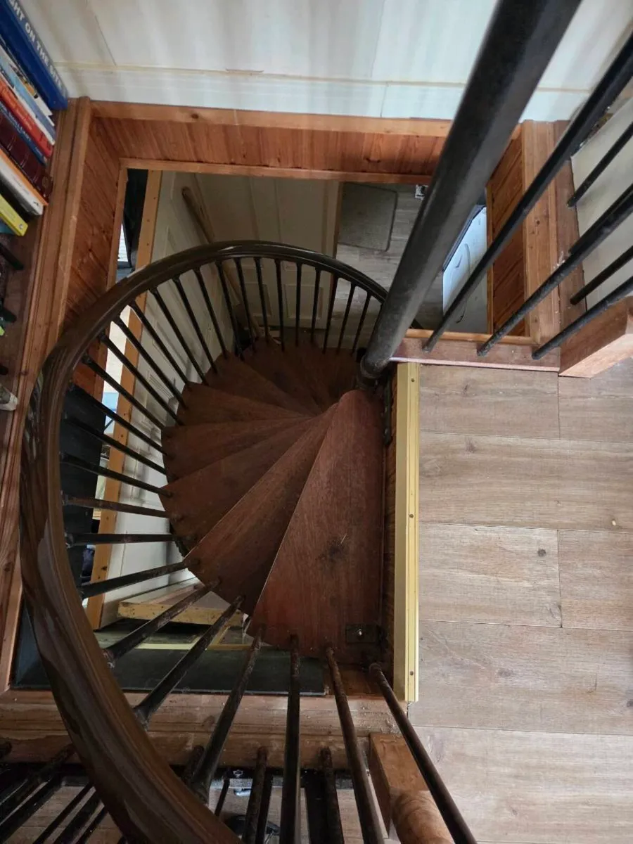 Spiral staircase - Image 1