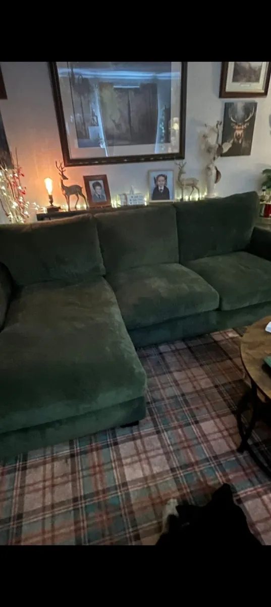 Green velvet chaise sofa - Image 2