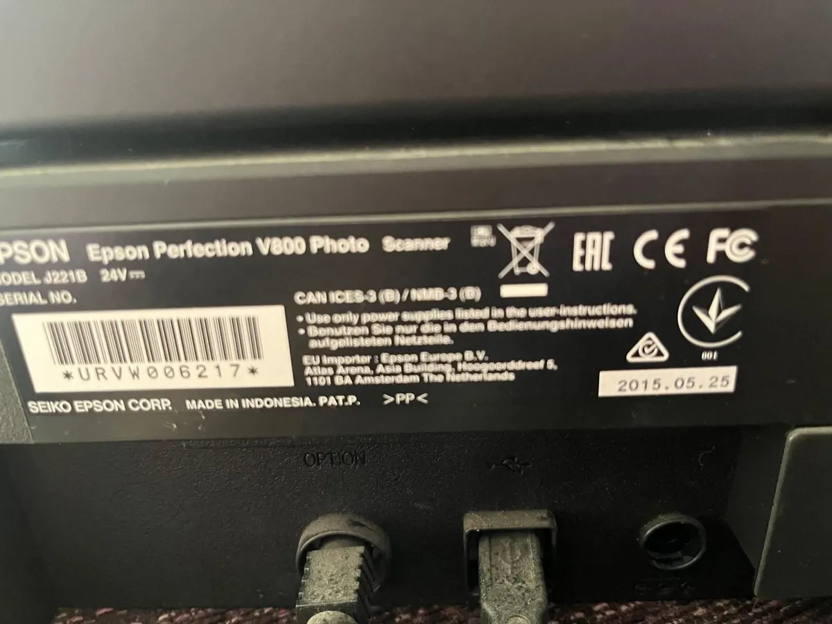Zenith 12 band trans oceanic radio in working orde - Image 1