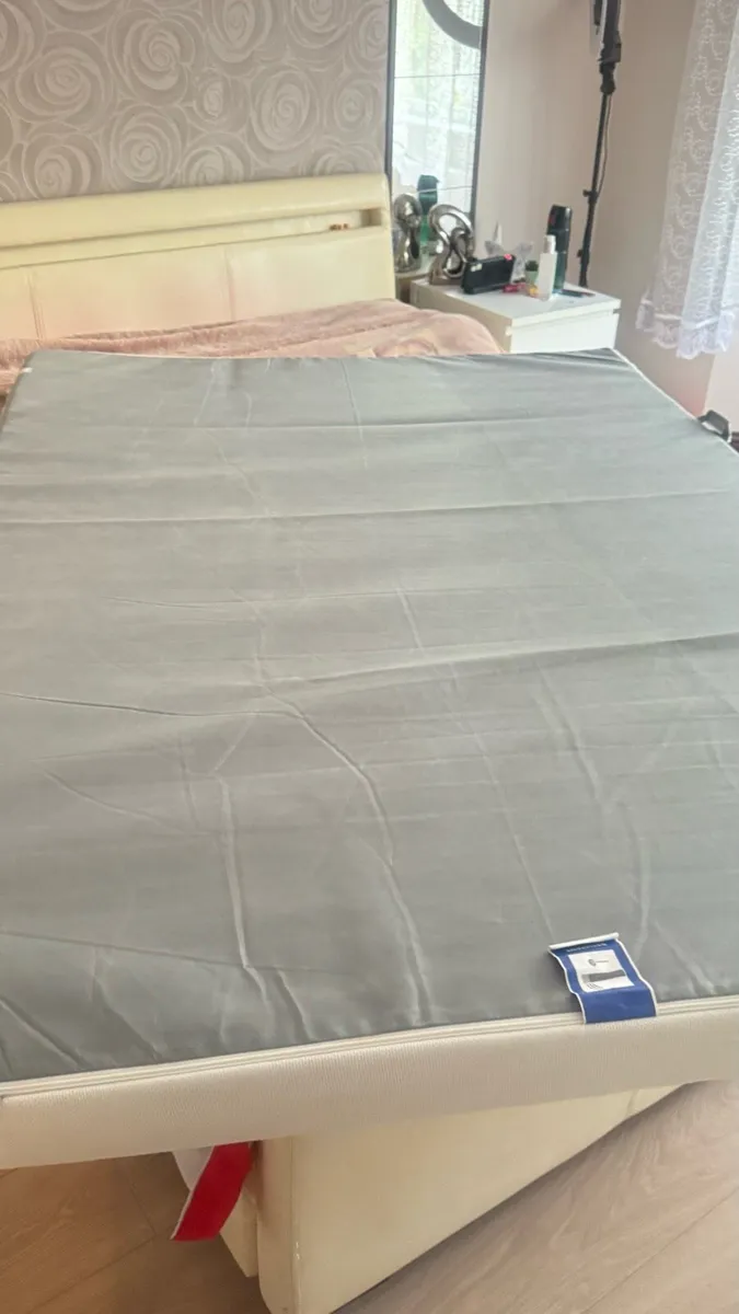Foam Mattress (1.35-1.90) Excellent condition - Image 3
