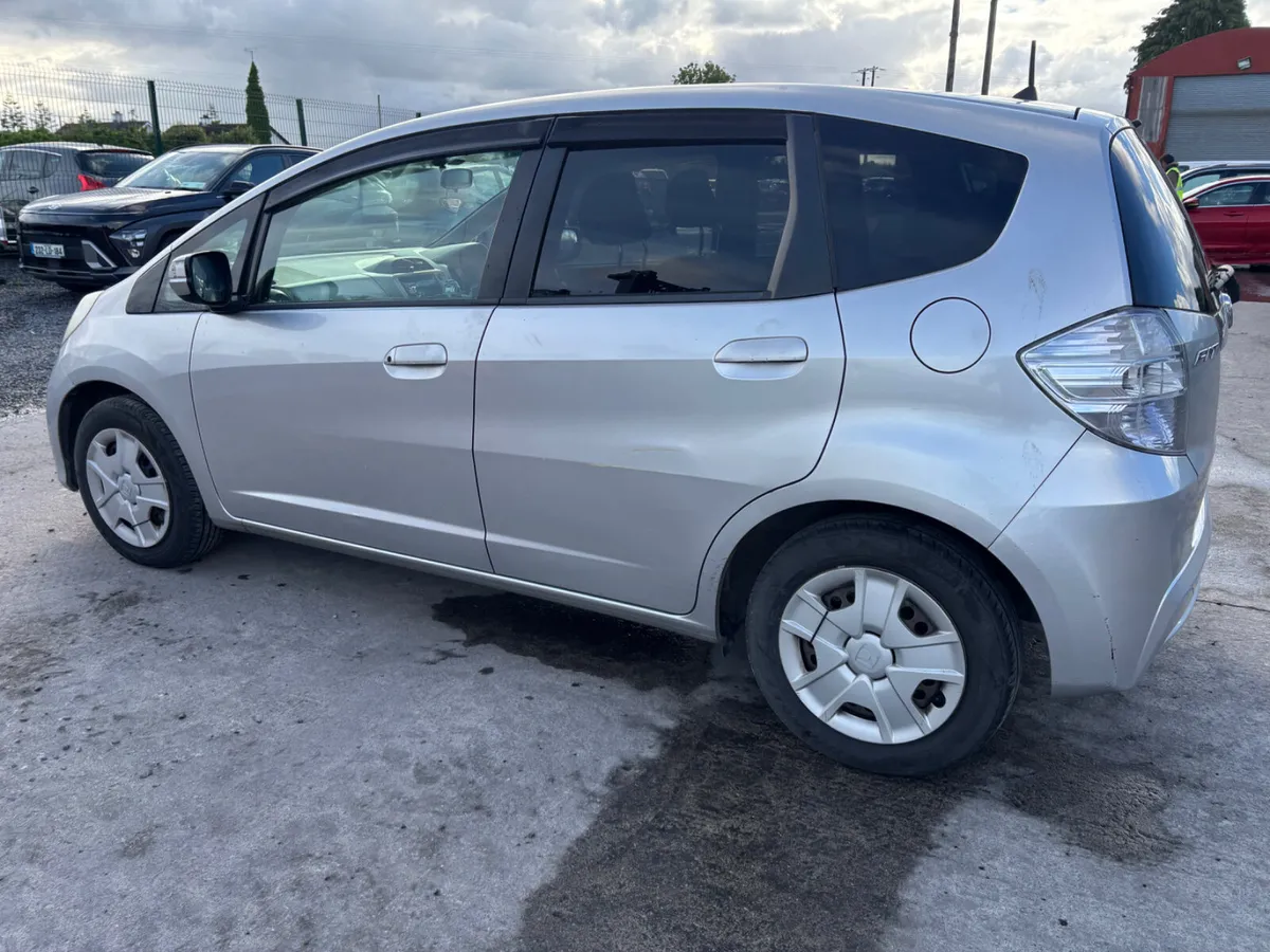 2011 Honda Fit Hybrid Drive Home - Image 4