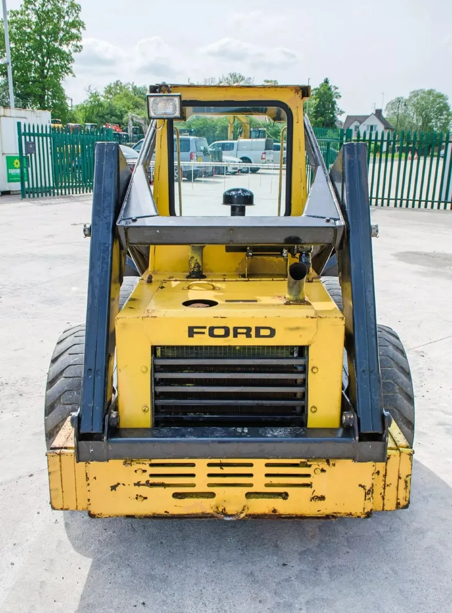 Ford L553 diesel skidsteer loader - Image 4