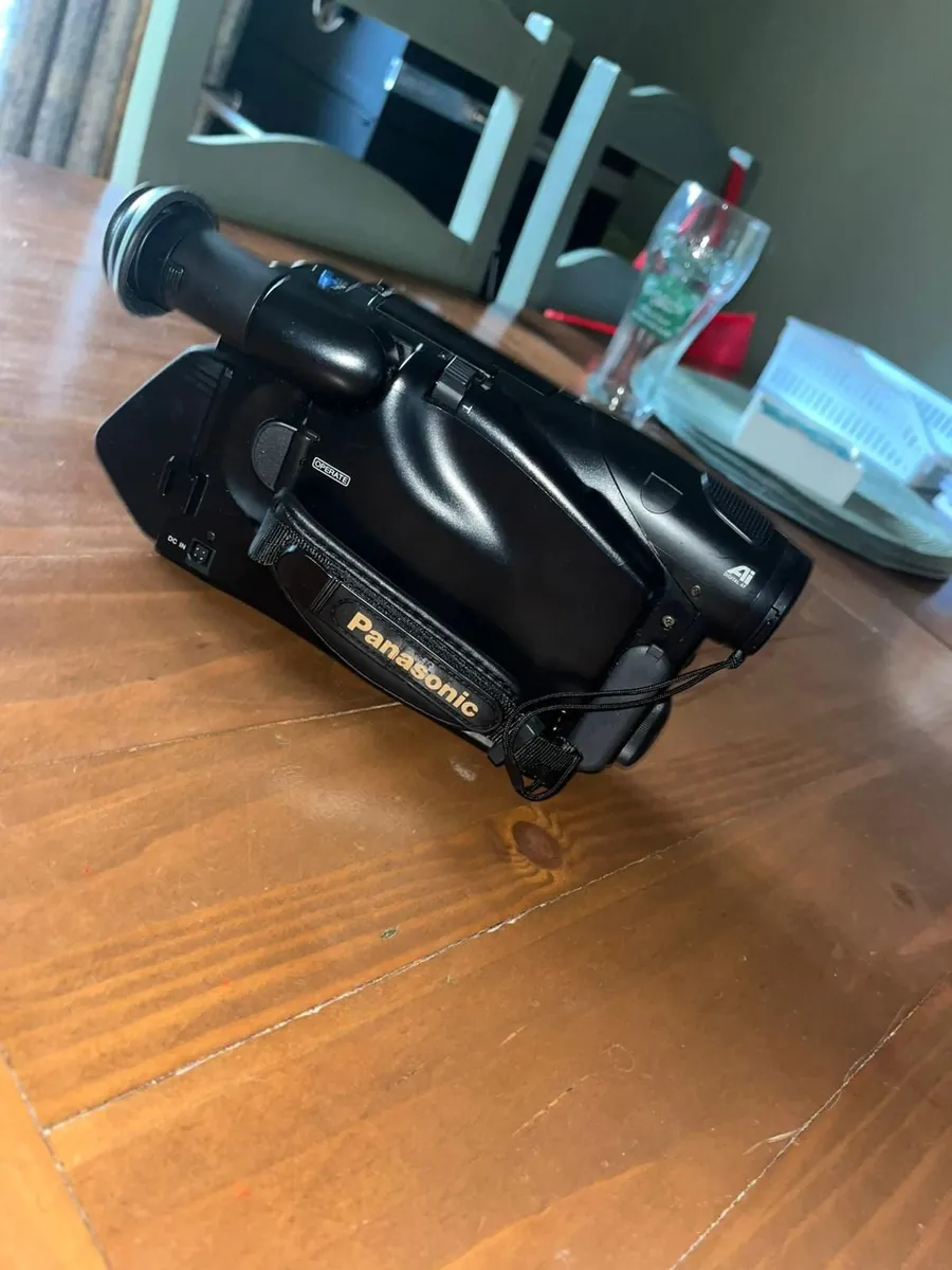 Vintage camcorder - Image 3