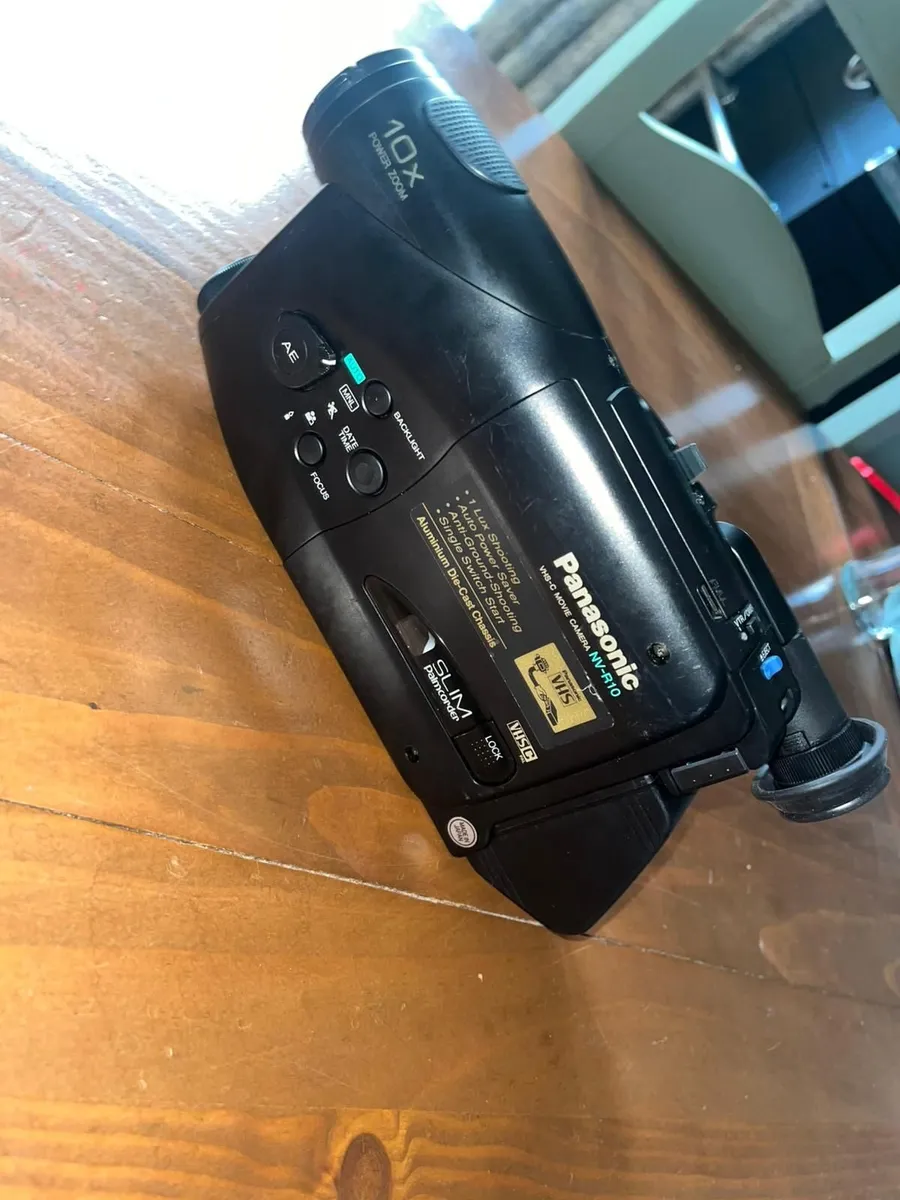 Vintage camcorder - Image 1