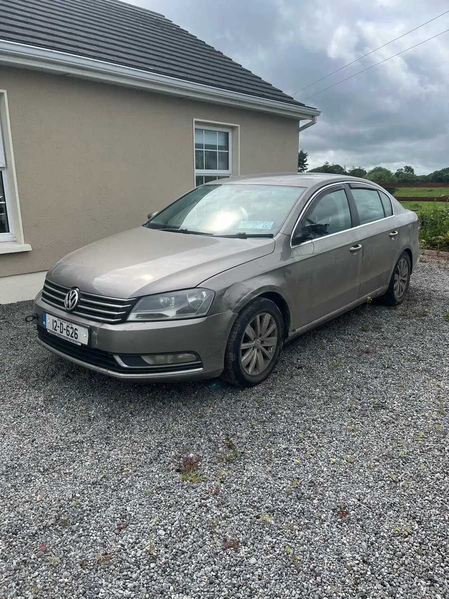 2012 Volkswagen Passat - Image 3