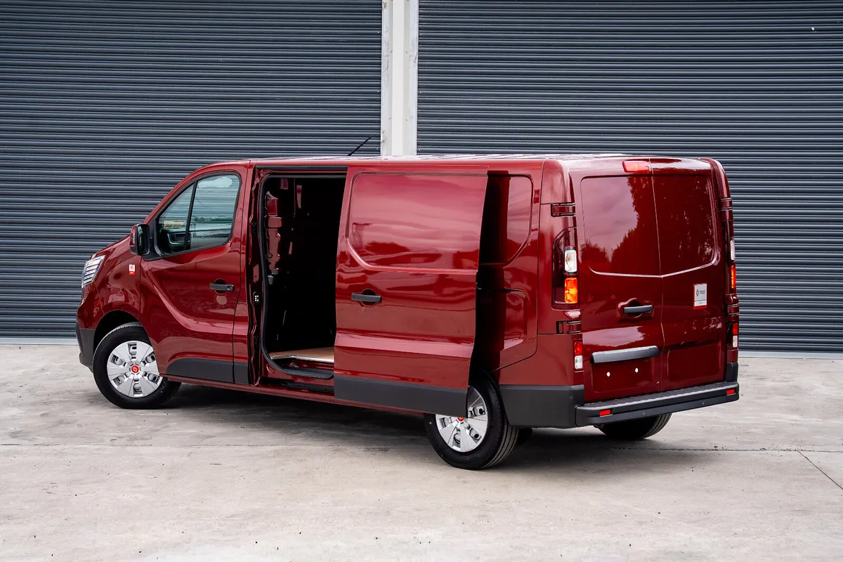 2026 Renault Trafic Red Edition Maroon - Image 4