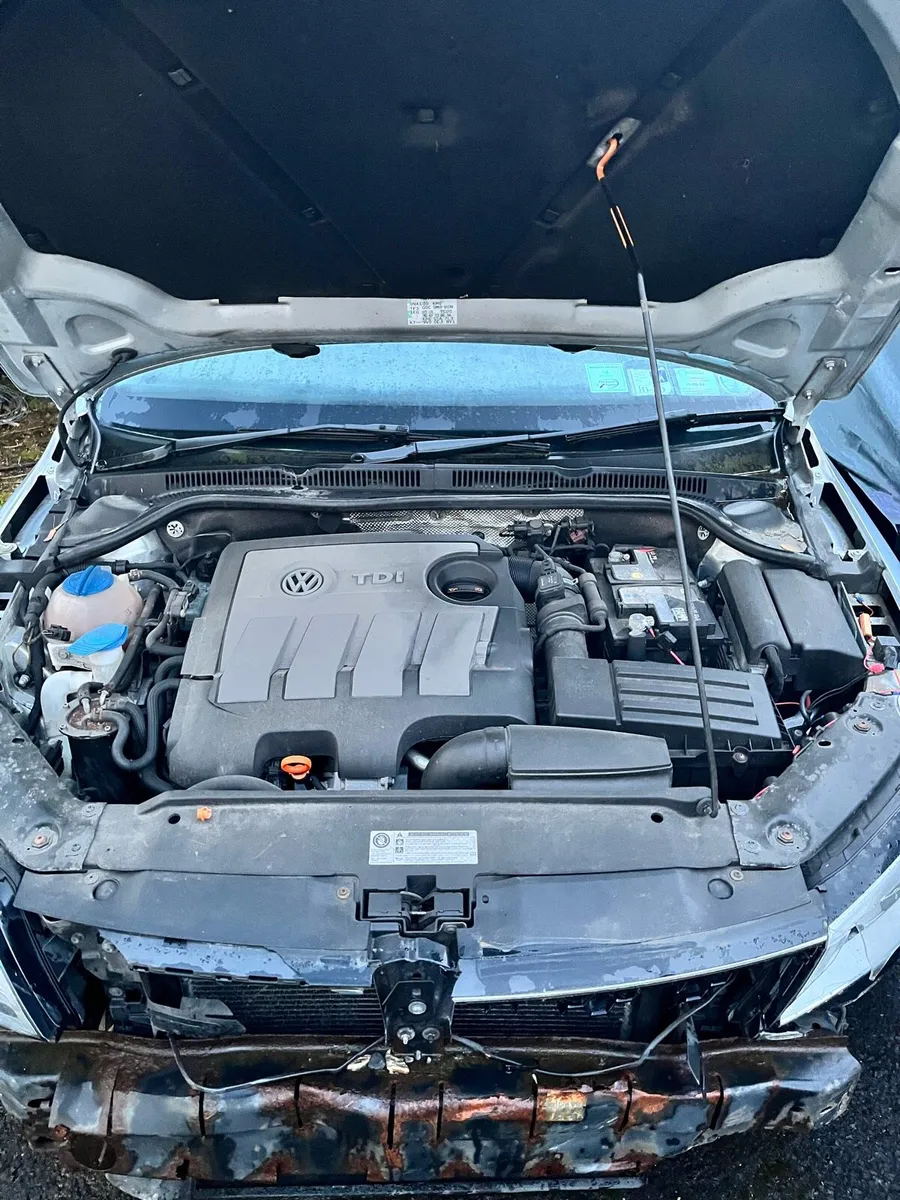 Volkswagen Jetta Mk6 Highline Breaking - Image 3
