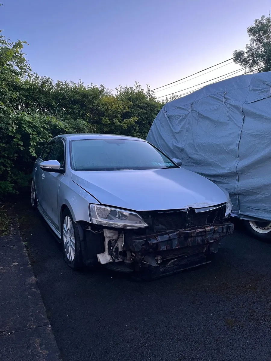 Volkswagen Jetta Mk6 Highline Breaking - Image 1