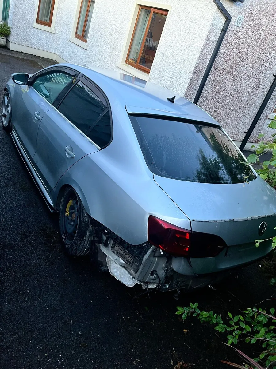Volkswagen Jetta Mk6 Highline Breaking - Image 2