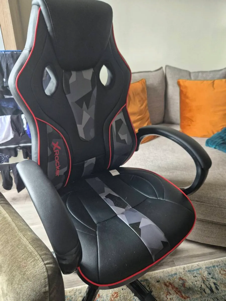 Gaming chair - Image 1