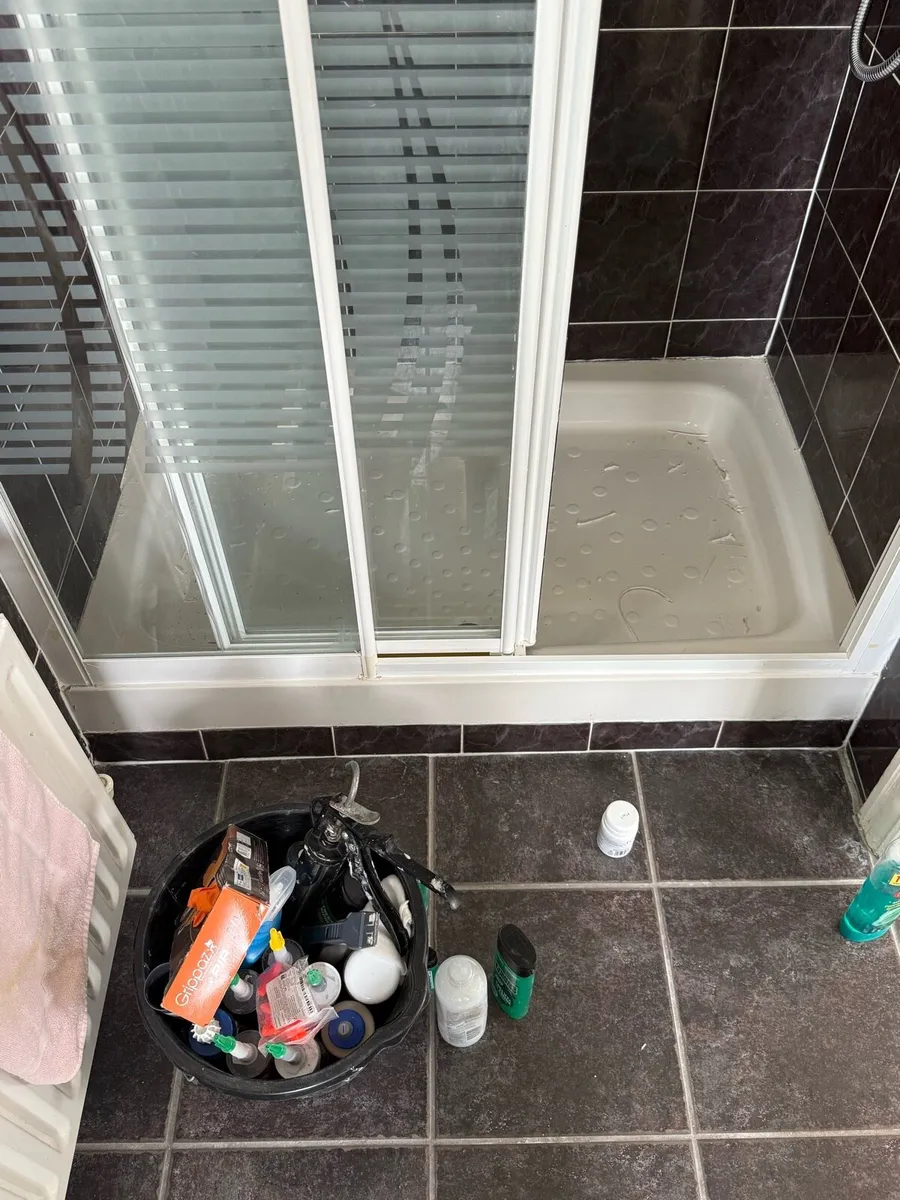 Handymen - Image 1