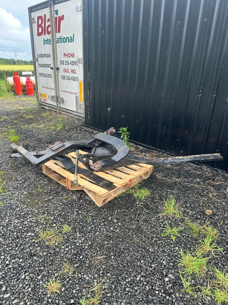 Tractor loader - Image 2
