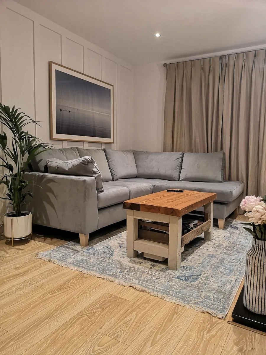 Coffee table - Image 1