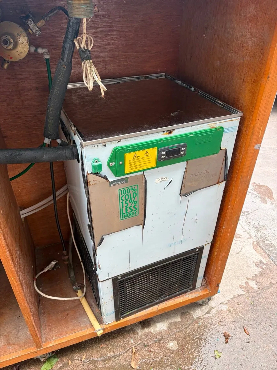 Bar with three taps and efficold cooler - Image 3