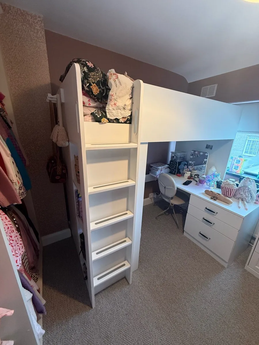 Bed - Image 2
