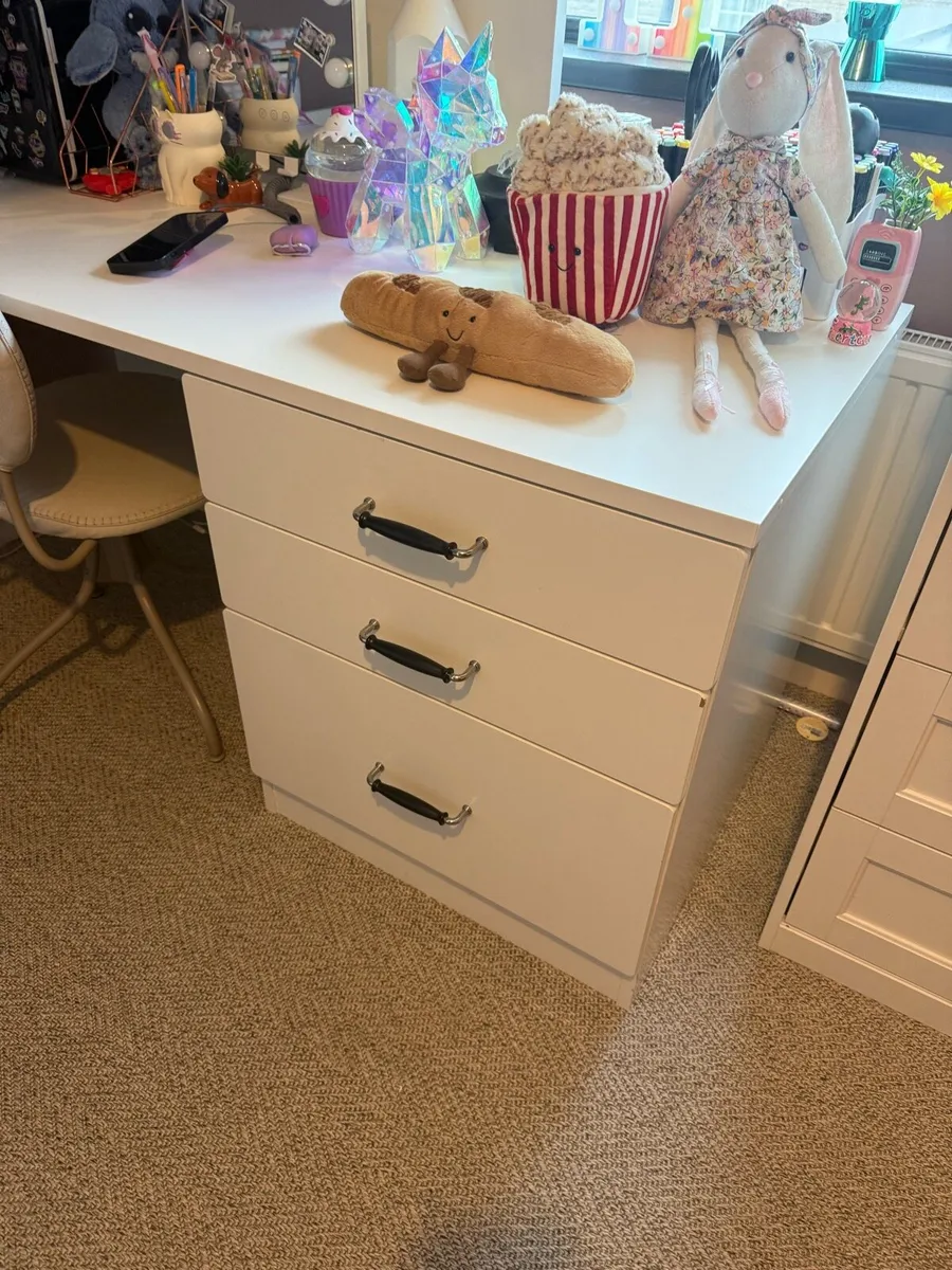 Bed - Image 4