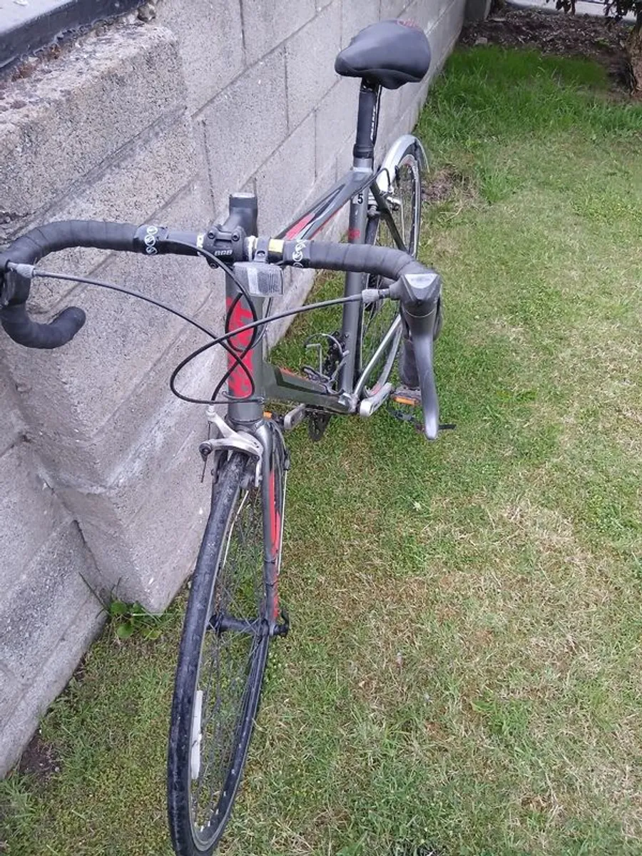 Giant Road Bike - Image 1