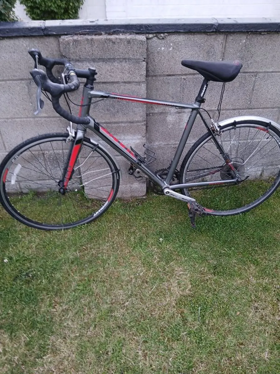 Giant Road Bike - Image 2