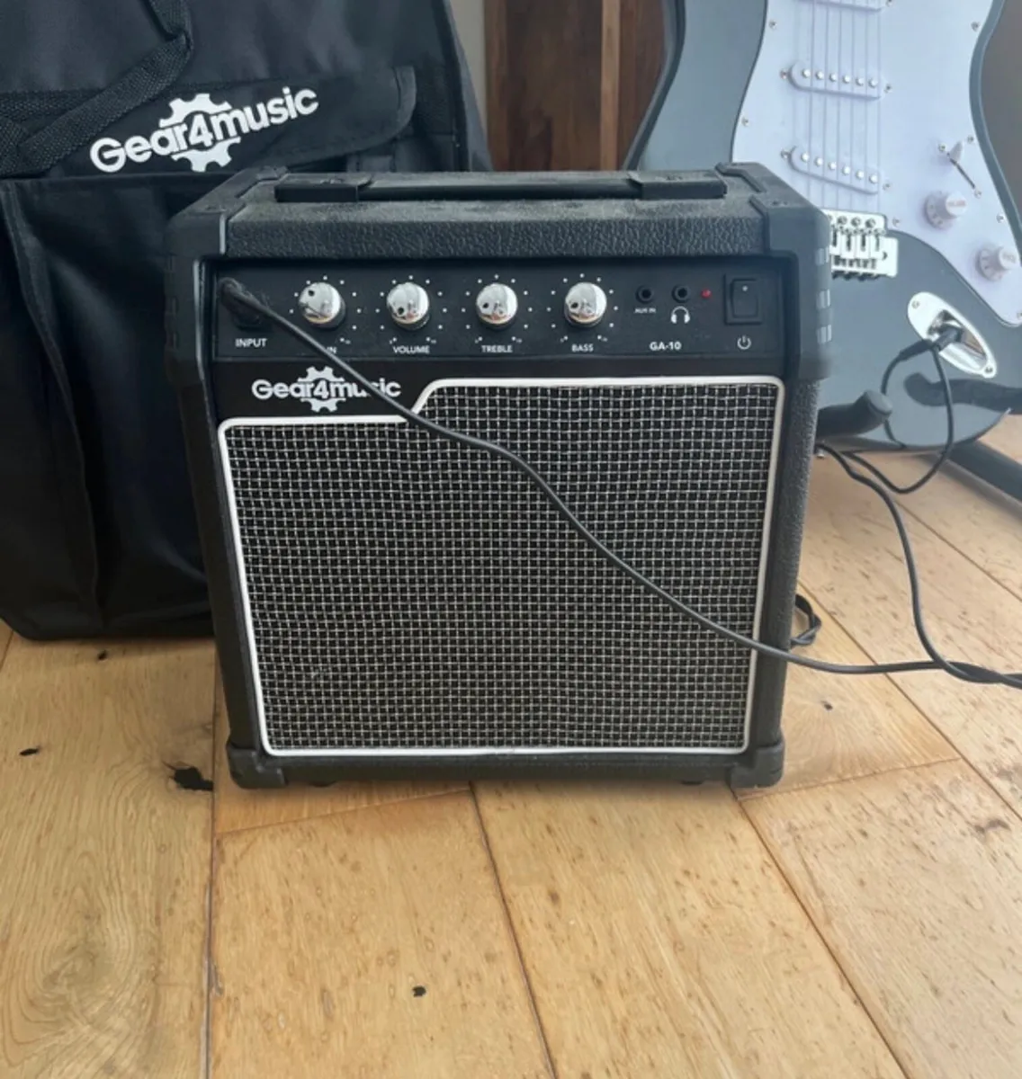 Guitar and amp bundle - Image 2