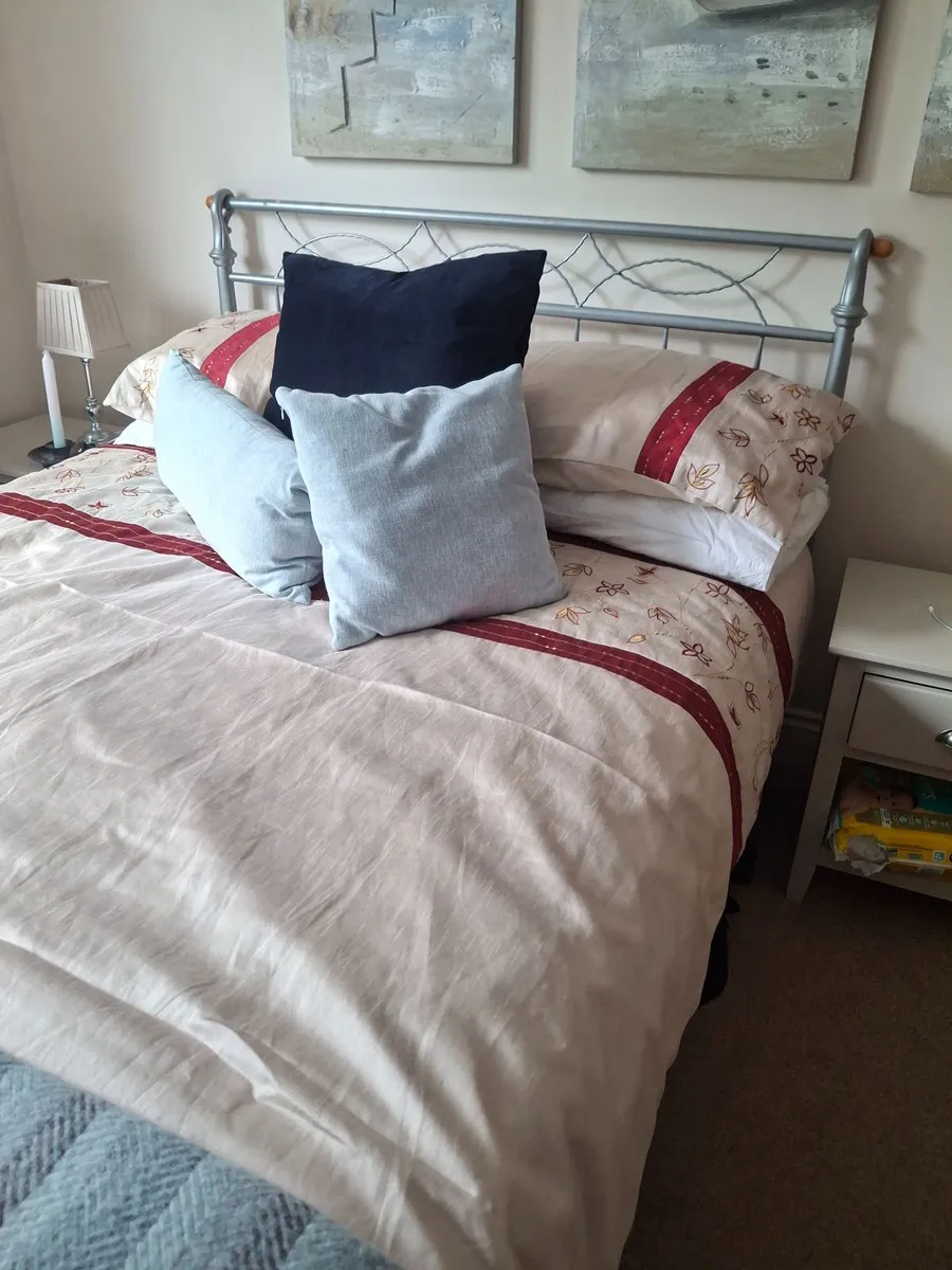 Beds - Image 4
