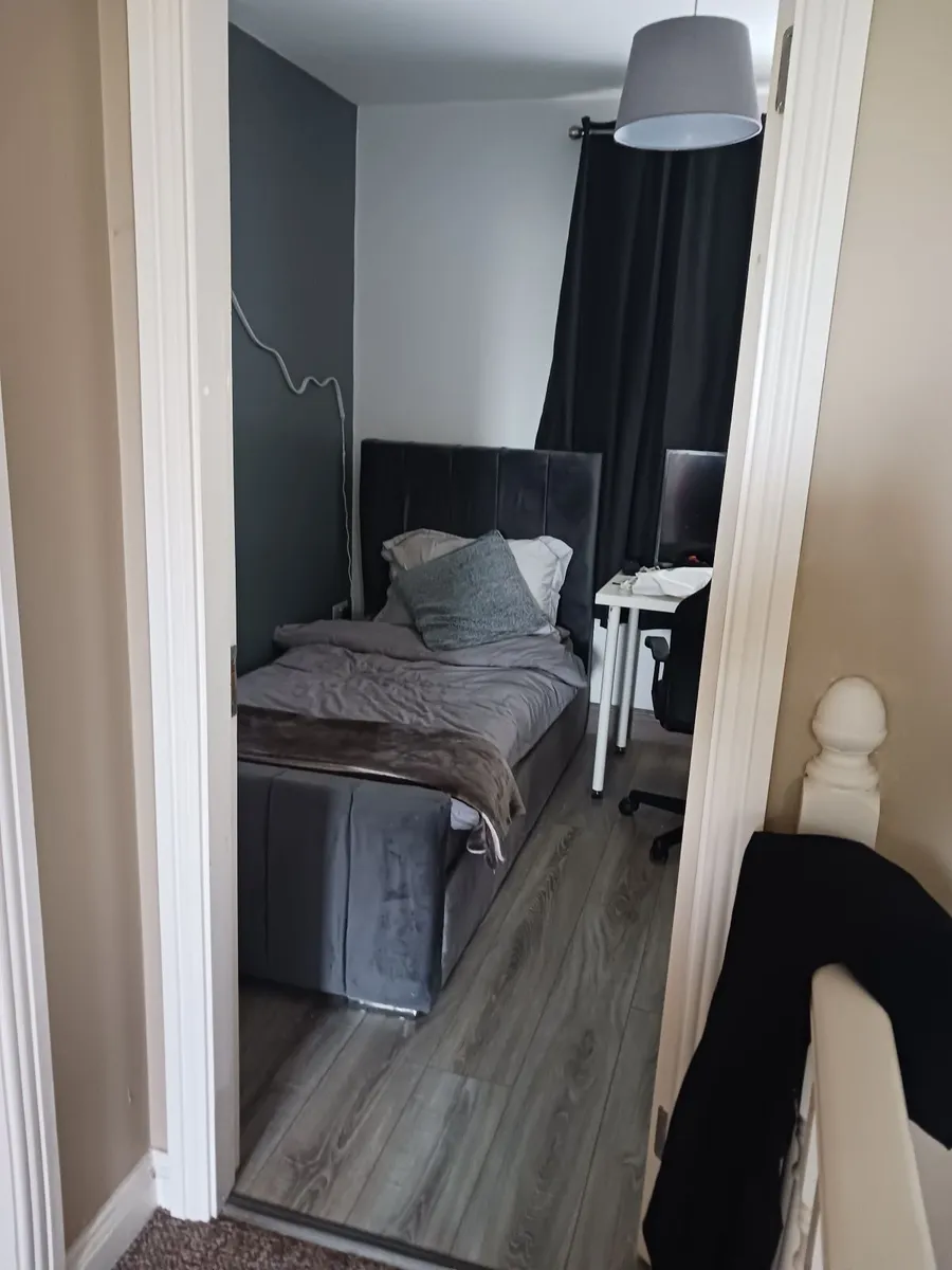 Bed - Image 2