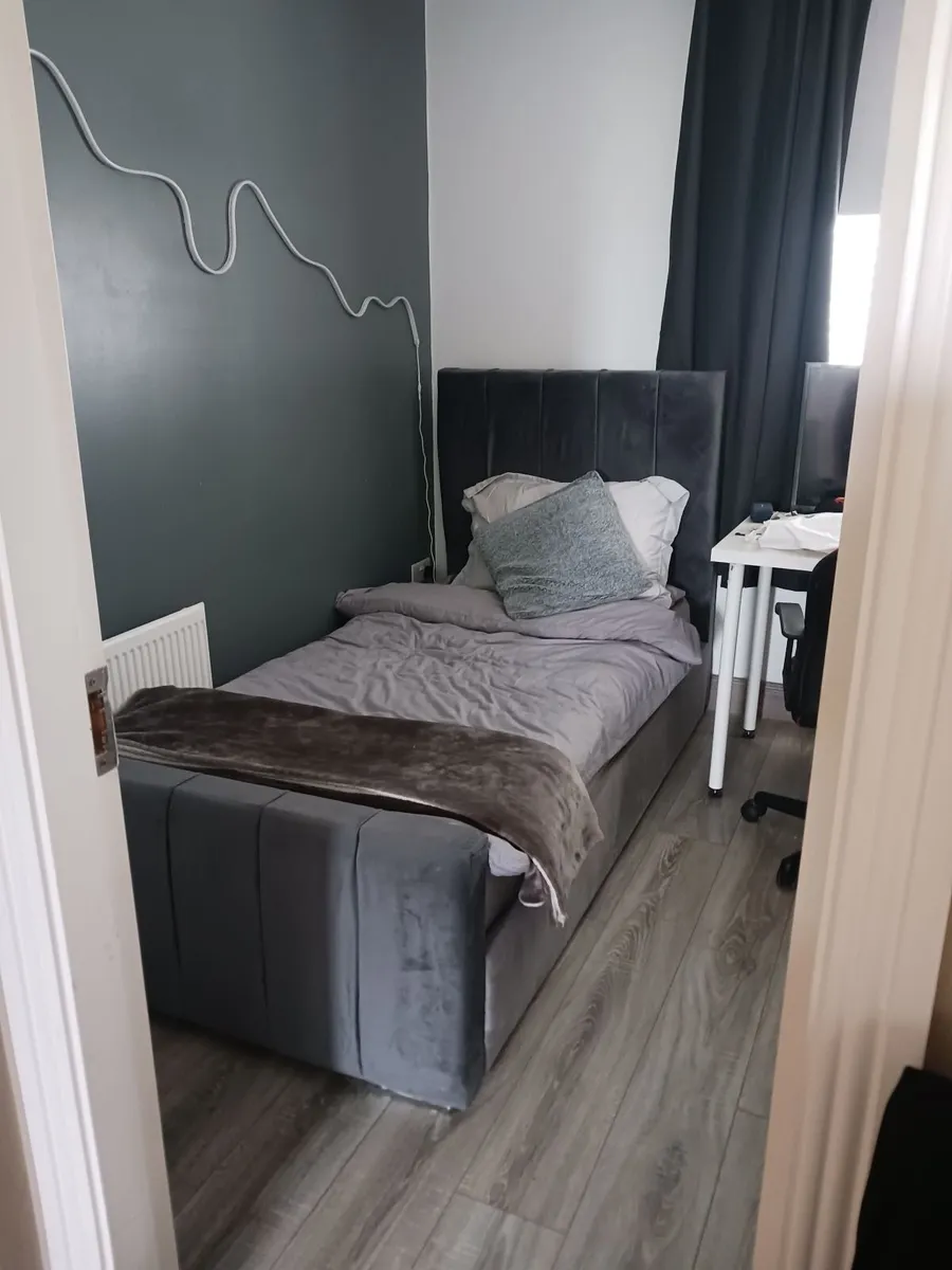 Bed - Image 3