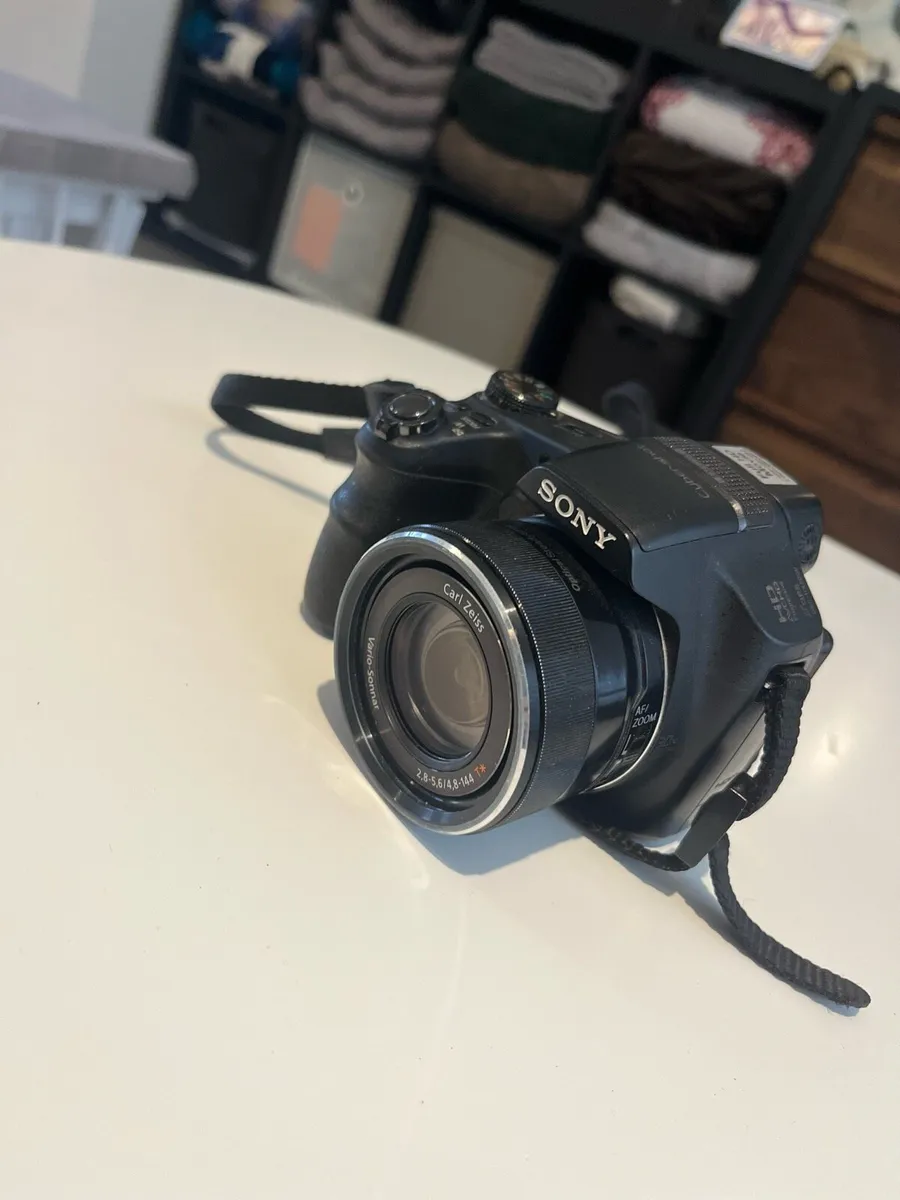 Cameras - Image 2