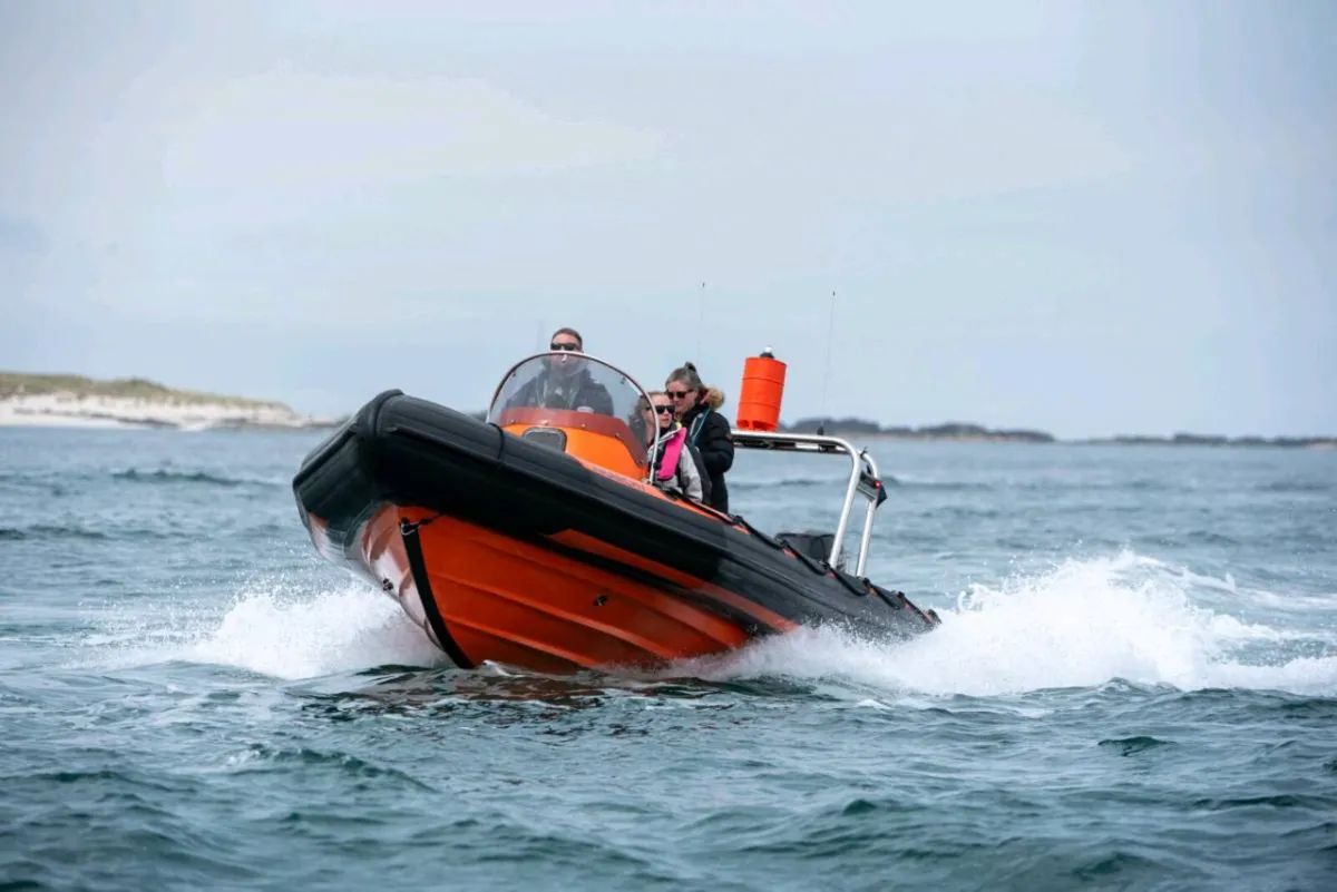 RIBCRAFT 6.8 PRO RIB 2 x Suzuki 90 HP SRC 8 - Image 3