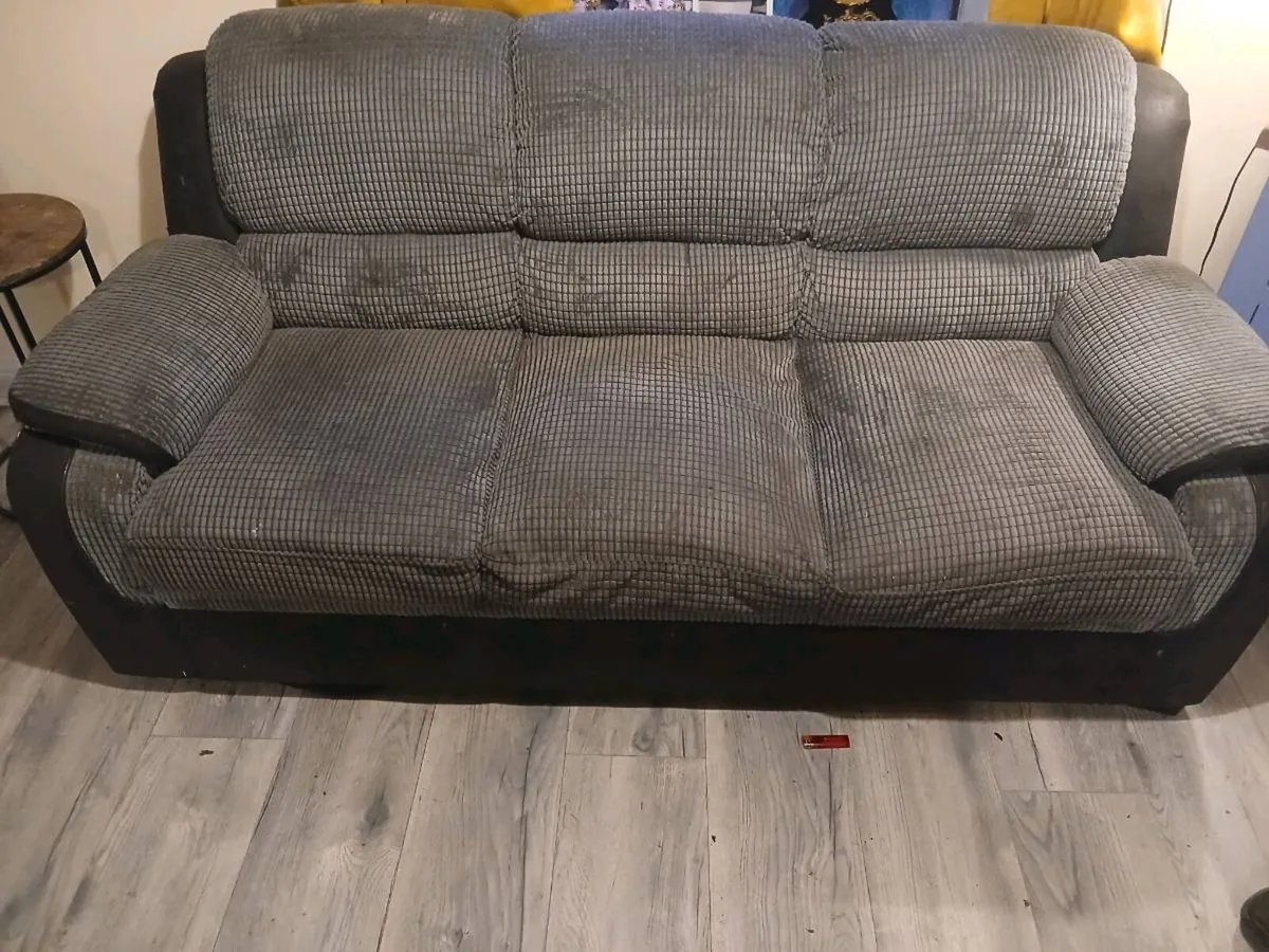 Free sofa - Image 1