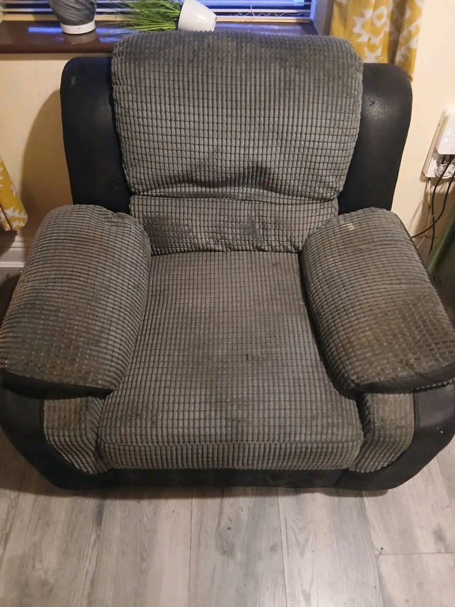 Free sofa - Image 2