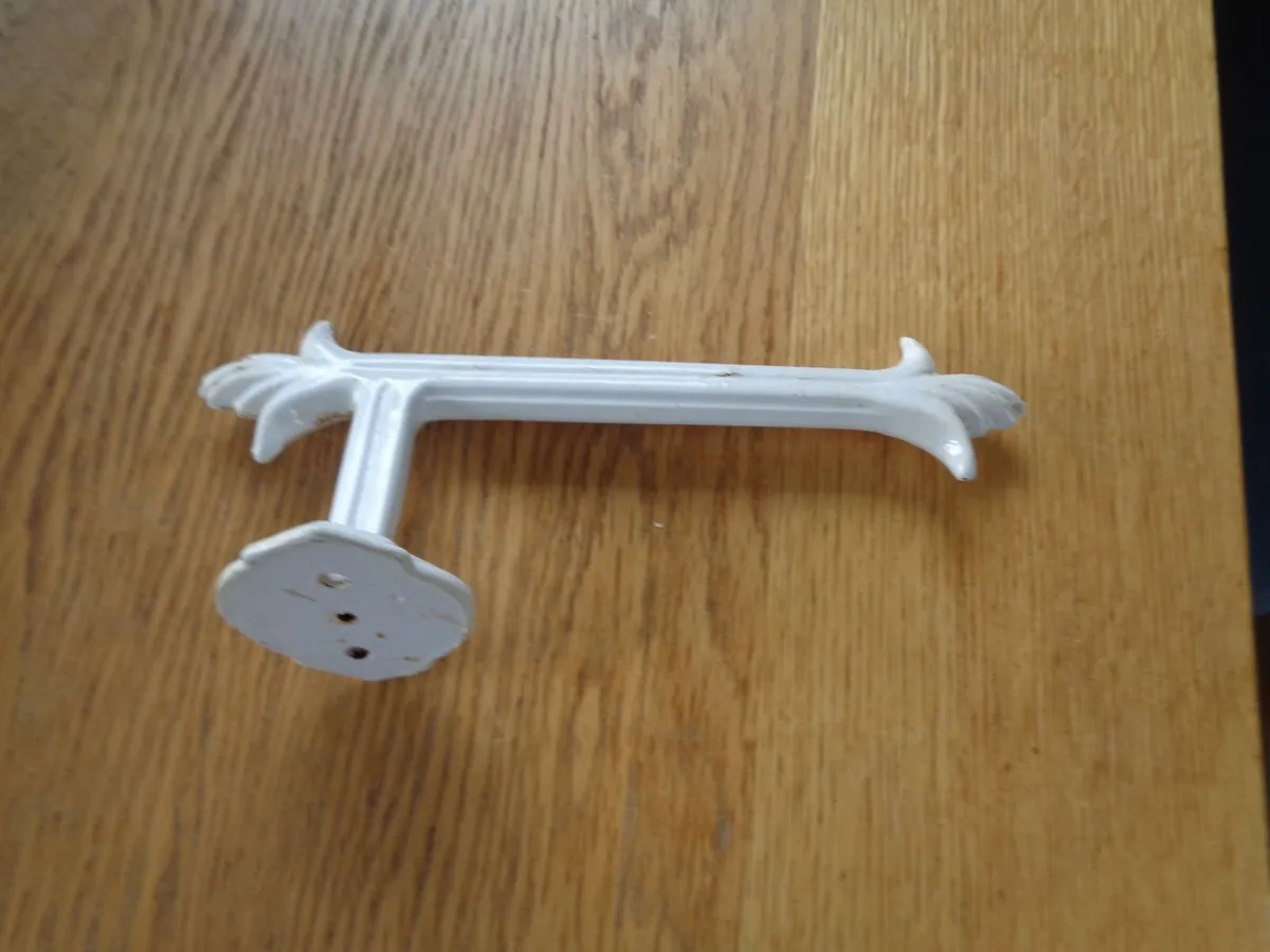 Stylish White Metal Wall Mounted ToiletRoll Holder - Image 3
