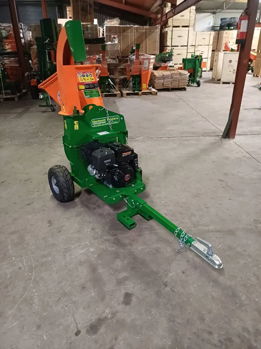 15HP Petrol Wood Chipper - Image 1