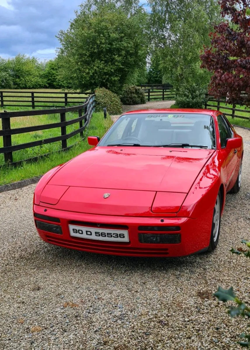 Porsche 944 turbo - Image 1
