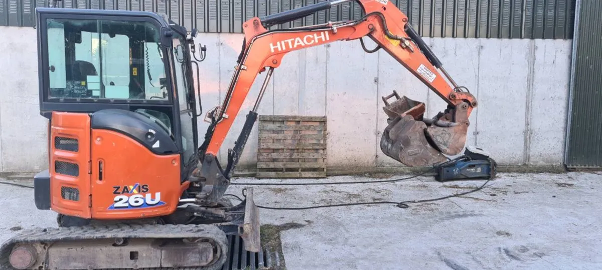 Hitachi Zx26U mini digger - Image 4