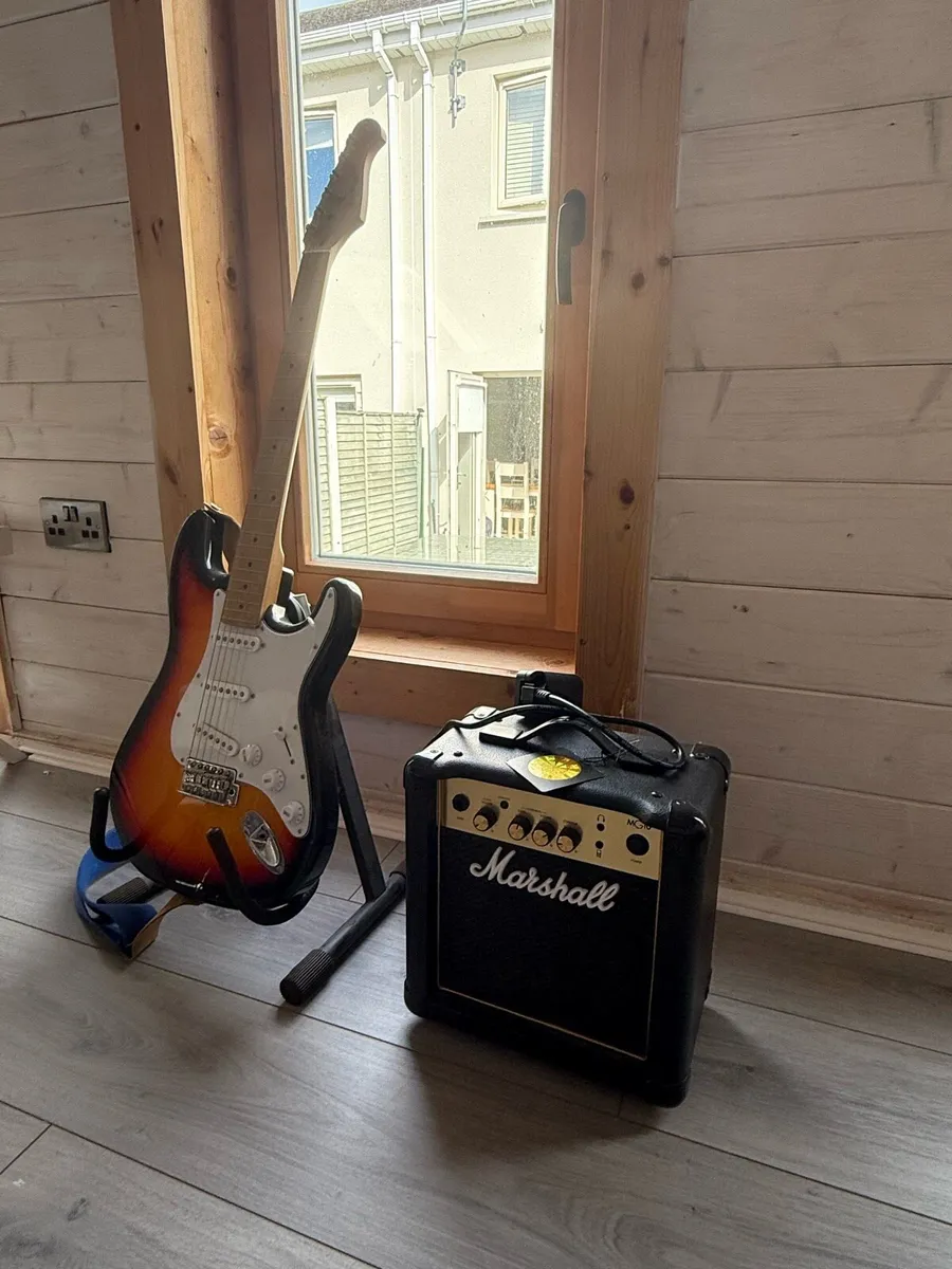 Electric Guitar Bundle