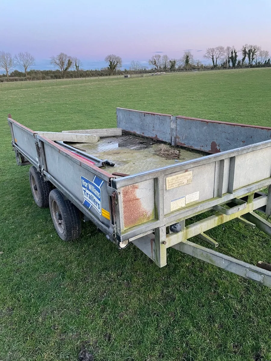 Trailer - Image 1