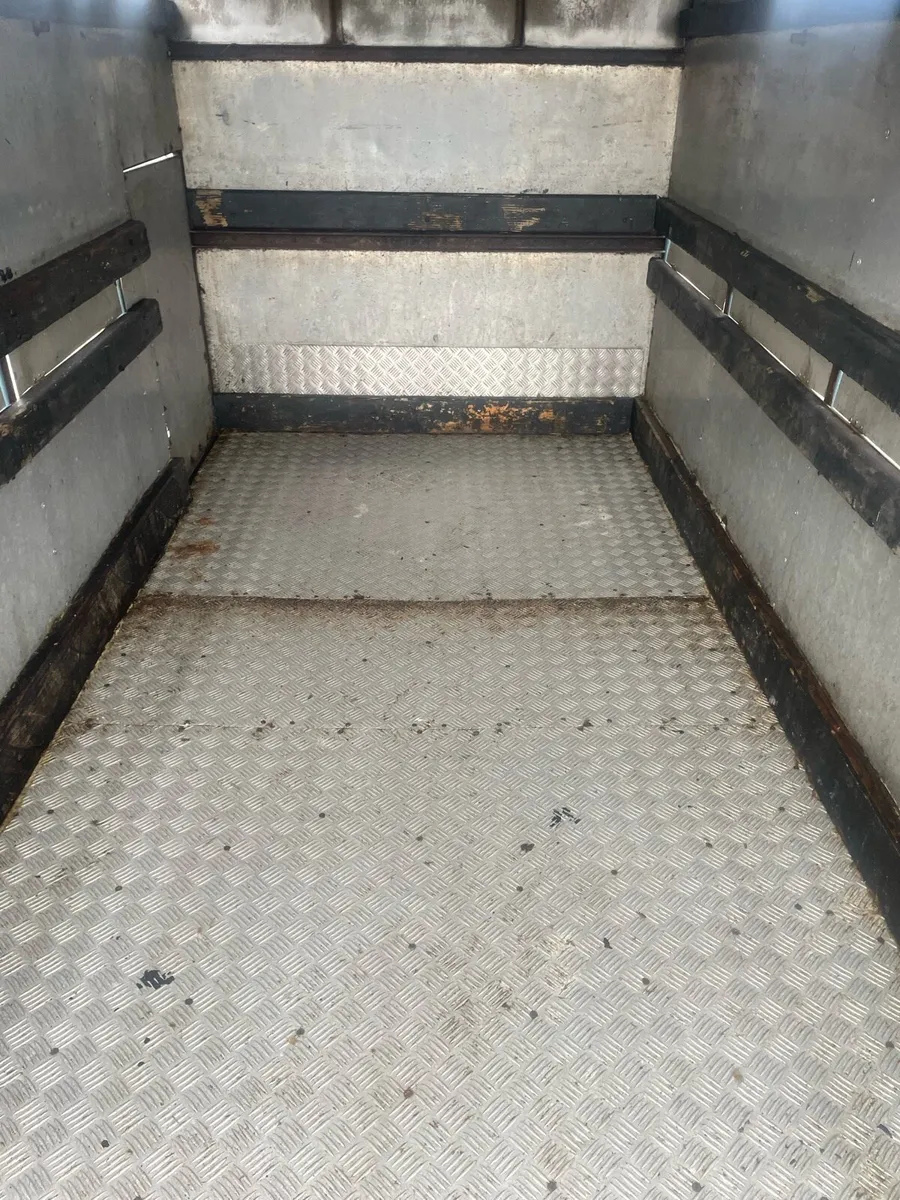 Cattle trailer - Image 1