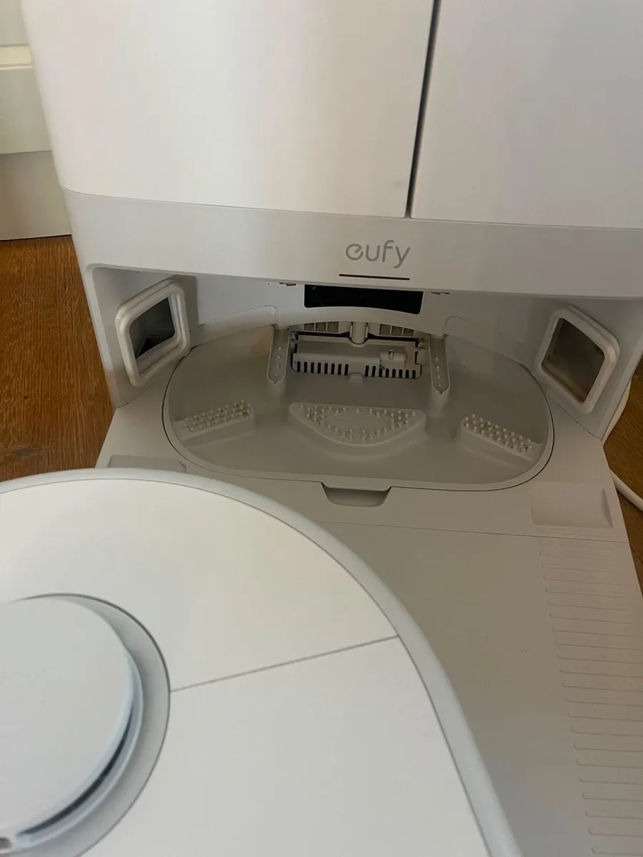 Eufy Robot Vacuum & Mop - Image 4
