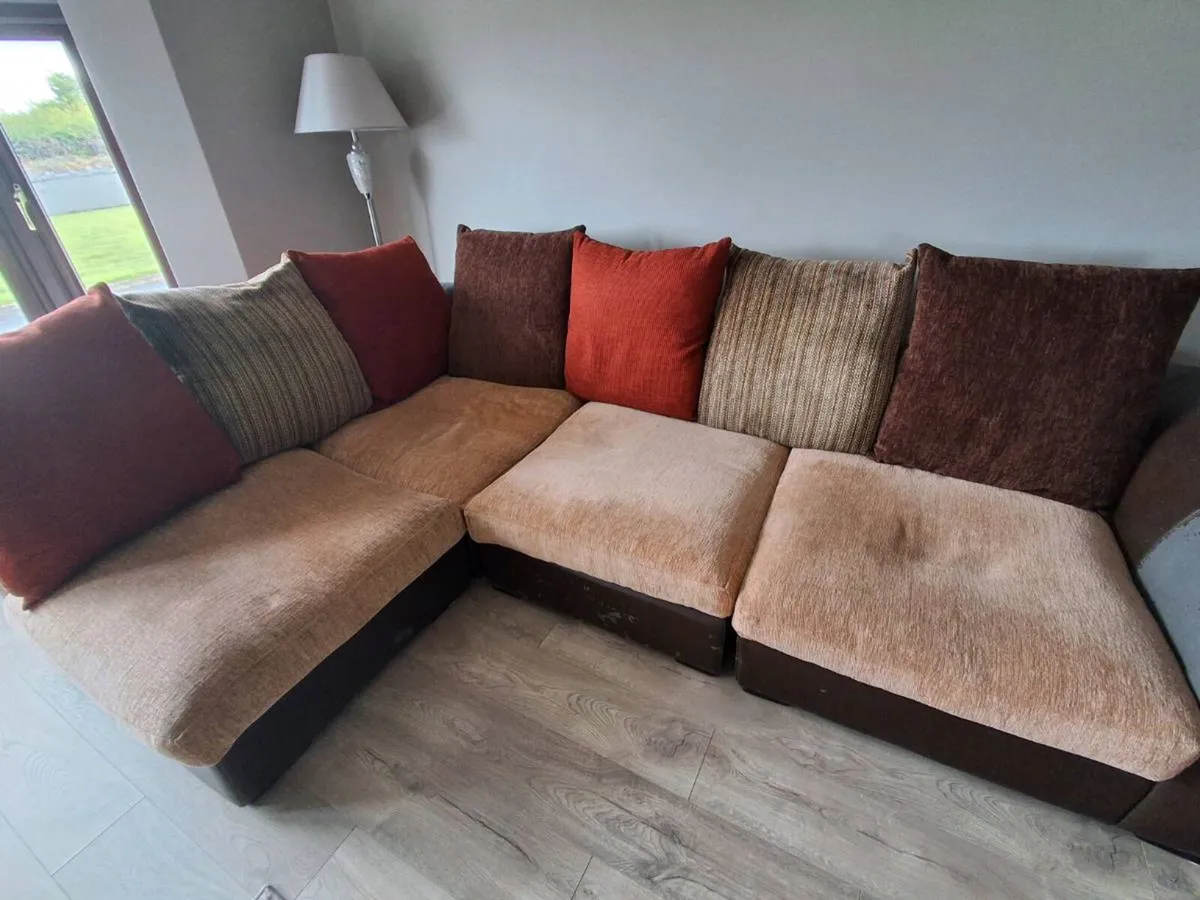 Suite of furniture(Couch) - Image 1