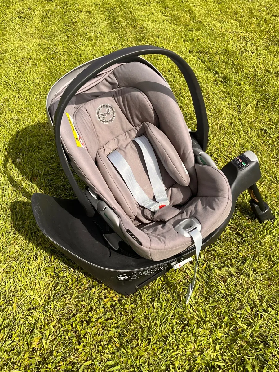 Cybex Cloud Z i-Size Car Seat + Rotating Base Z - Image 2