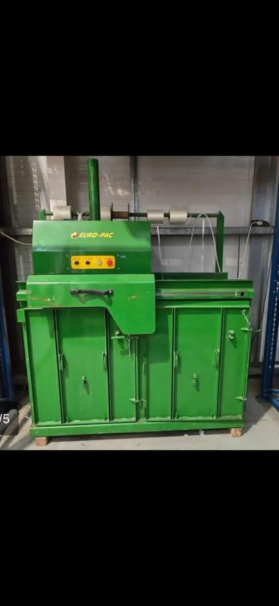 Cardboard/ plastic baler